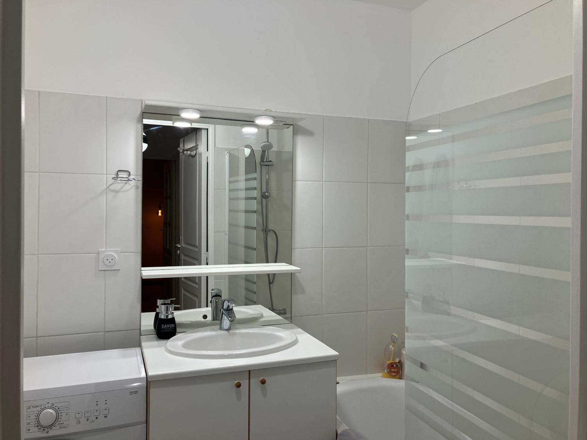 Appartement Avec Parking & Linge Inclus & Local Velos Blois Luaran gambar